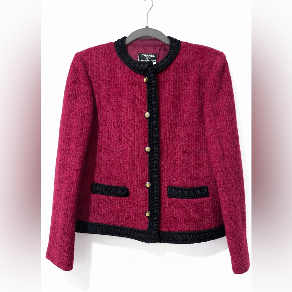 CHANEL Tweed Maroon Prêt-à-Porter Jacket 1907s  
Lion Buttons Size 10 Vintage